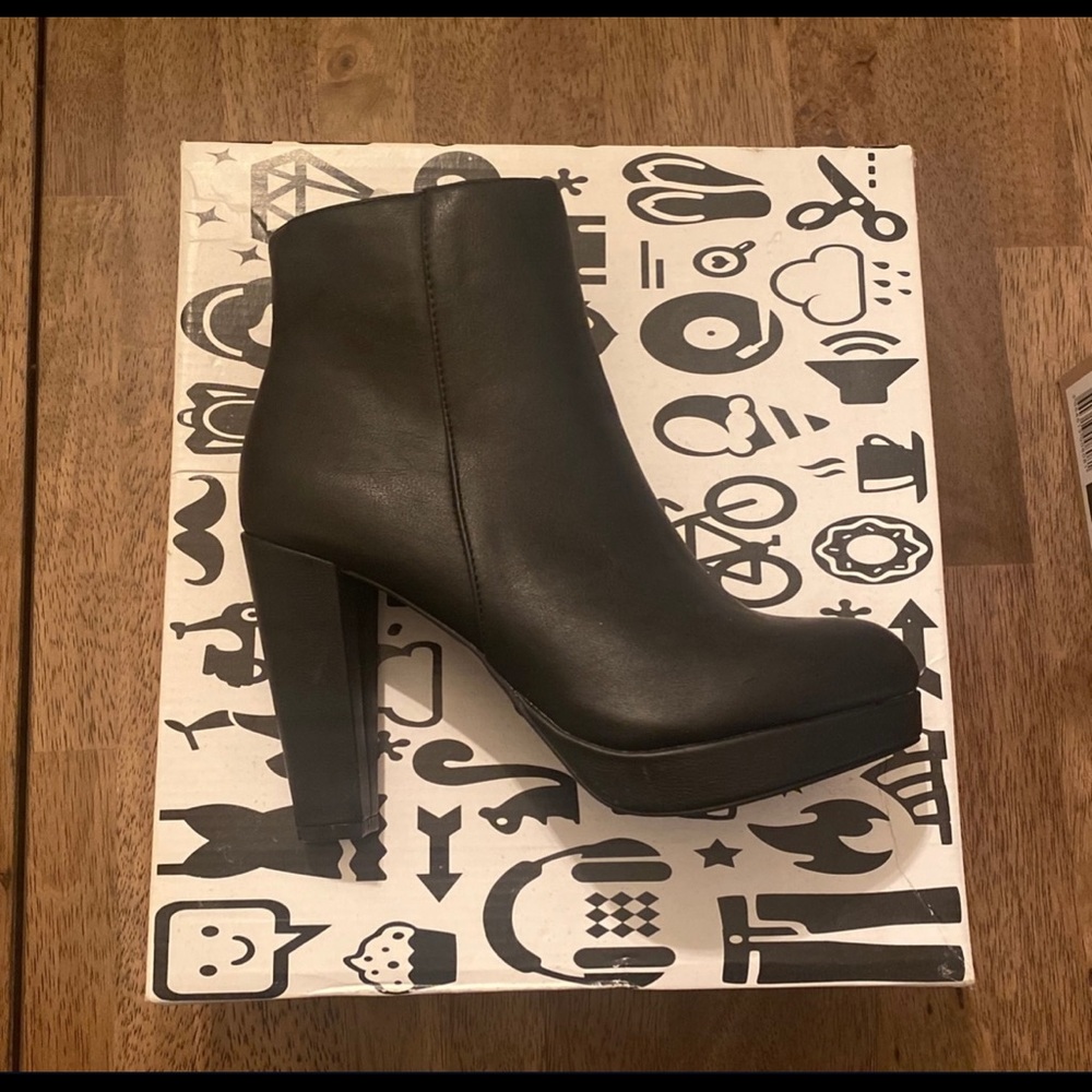 Black booties Bamboo
